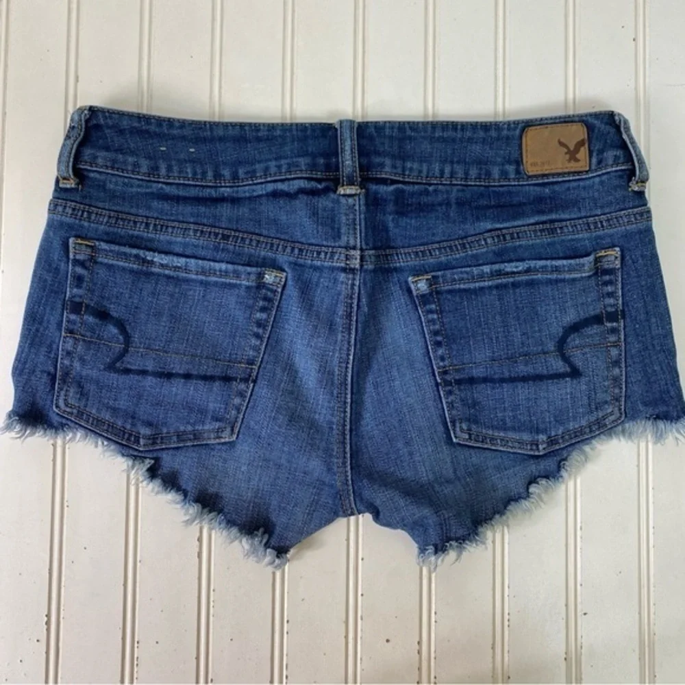 American Eagle Shorts Women's‎ 2 Jean Denim Embroidered Flowers - Picture 2 of 15